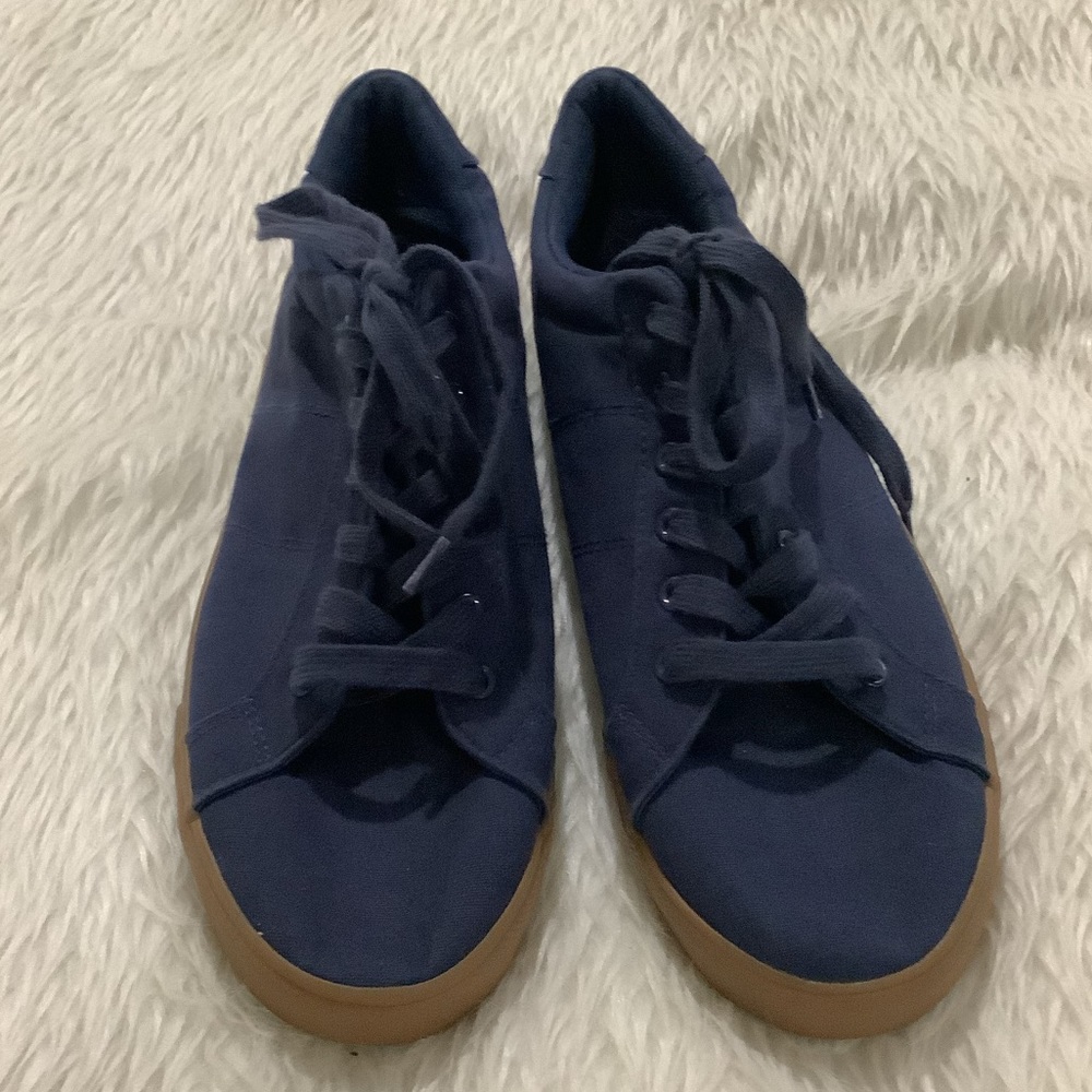 Perry Ellis men’s blue lace up athletic shoes size 11.5
